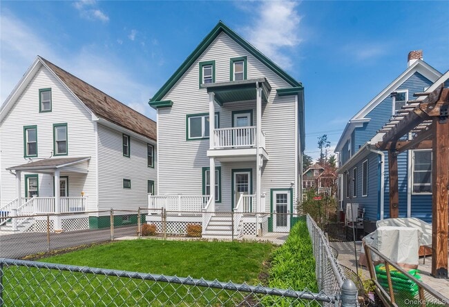 Building Photo - 15 Taylor Ave