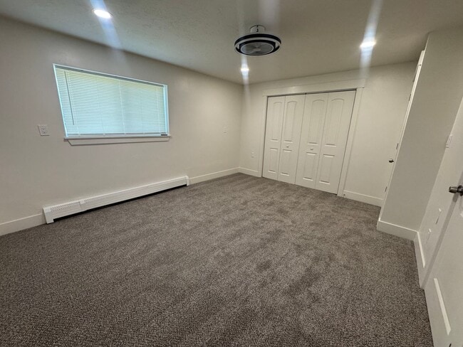 Building Photo - 210 W 1100 N