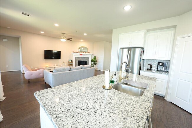 Building Photo - 2334 Falcon Brook Dr