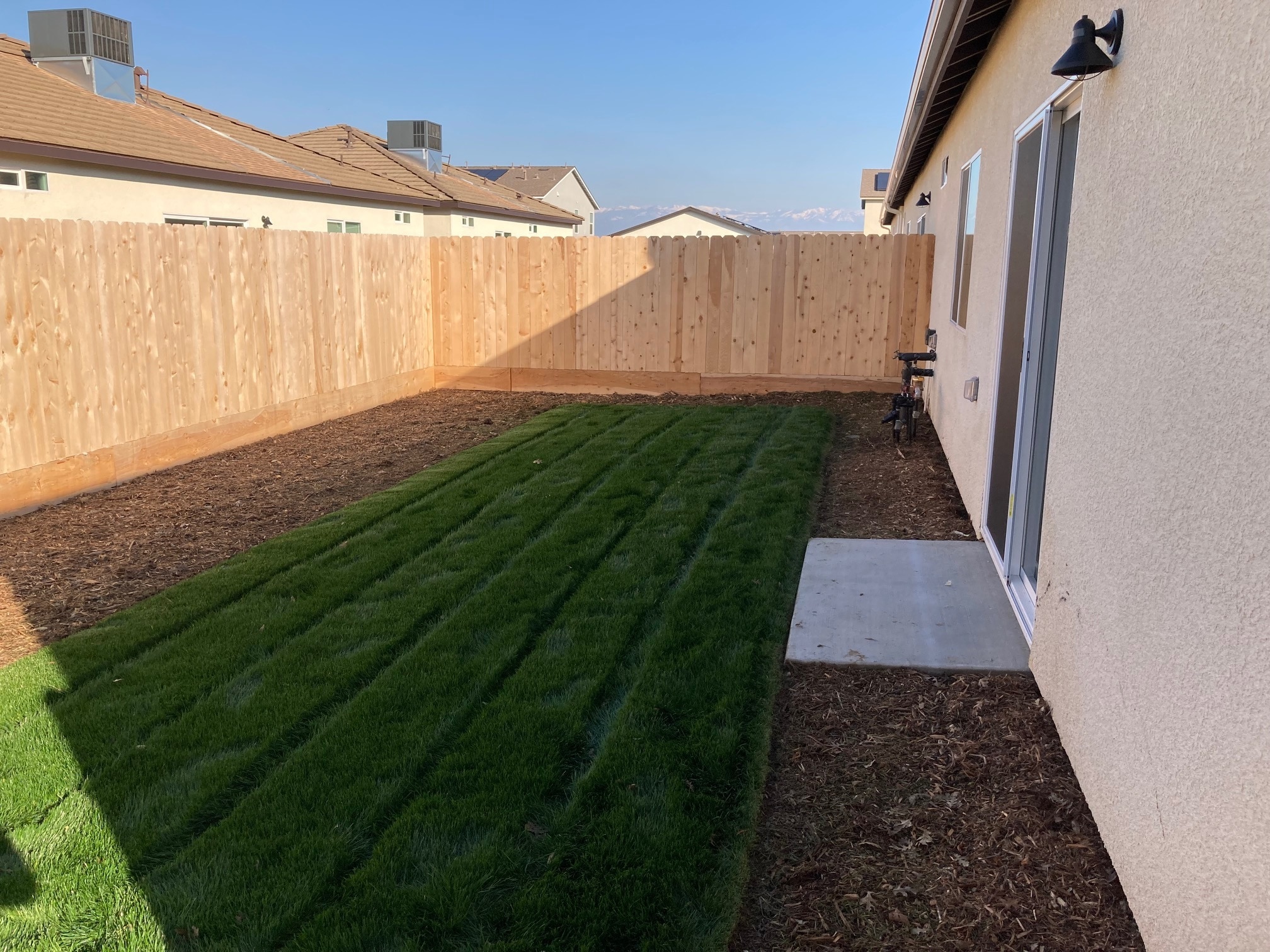 Back yard, real grass! - 3928 S Burke St