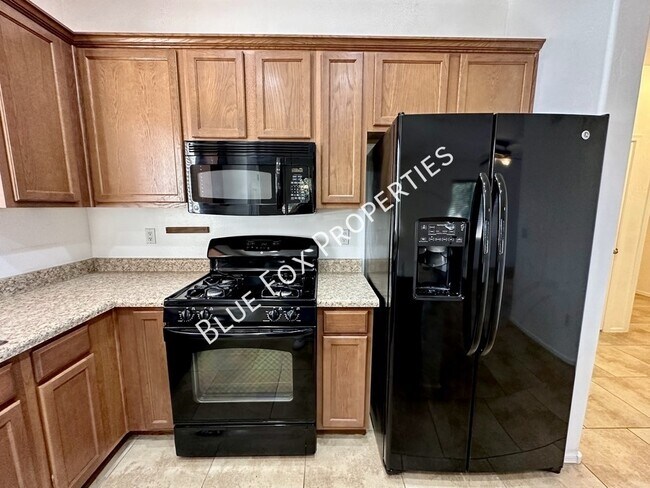 Building Photo - 12830 N Fox Hollow Dr