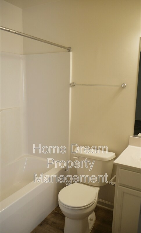 Building Photo - 2517 Drake Ln