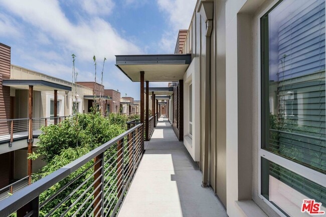 Building Photo - 12920 W Runway Rd