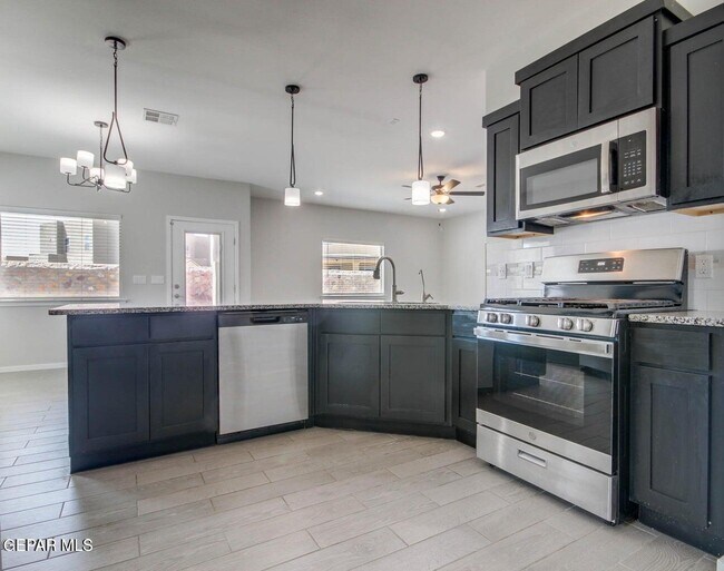 Building Photo - 916 Mormon Tea Dr