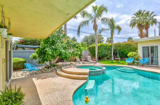 Building Photo - 74533 Peppertree Dr