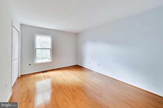 Building Photo - 991 Farm Haven Dr