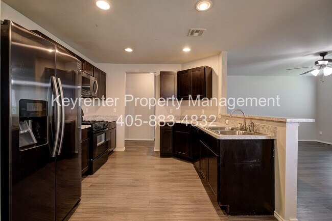 Building Photo - 3516 SE 94th St