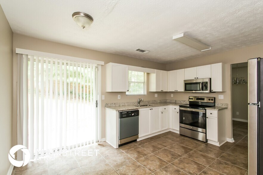 Building Photo - 640 Windchase Pl