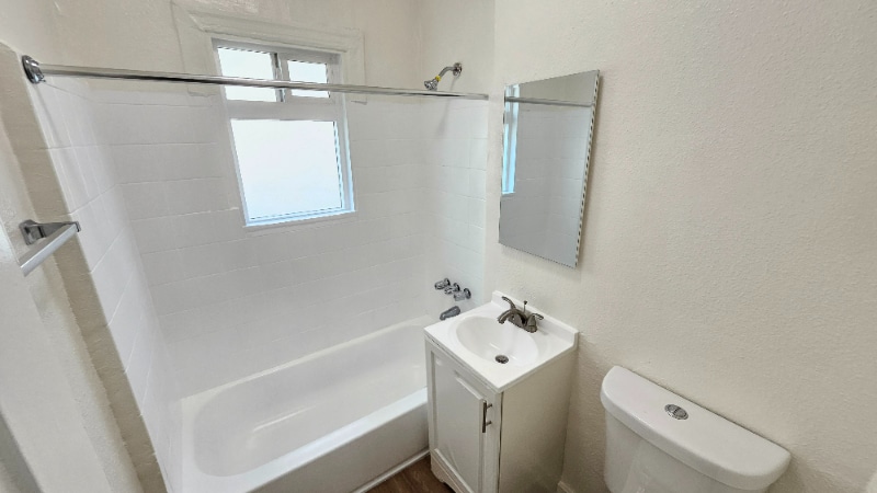 Building Photo - 427-431 Normandie Ave