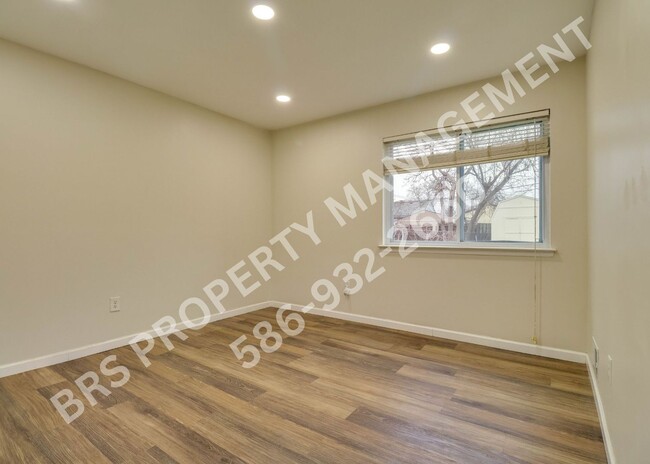 Building Photo - Modern 3-Bed Rental in Prime Warren Locati...