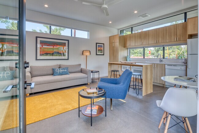 Building Photo - 4714 N 14th Ave