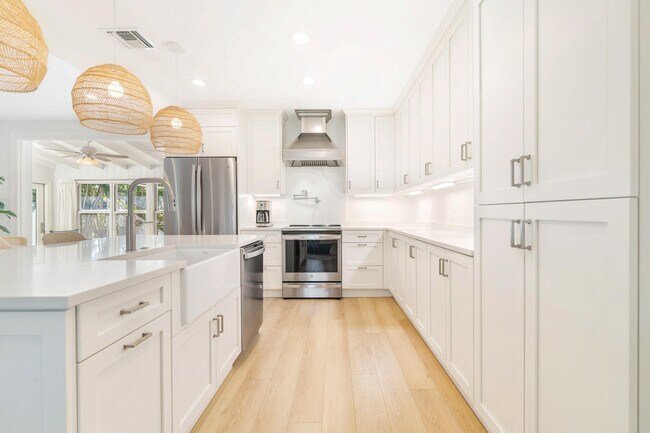 Building Photo - 438 38th St