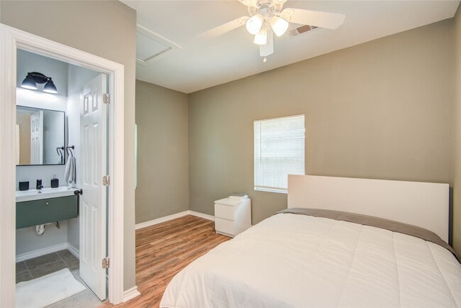 Building Photo - 2712 Link Rd