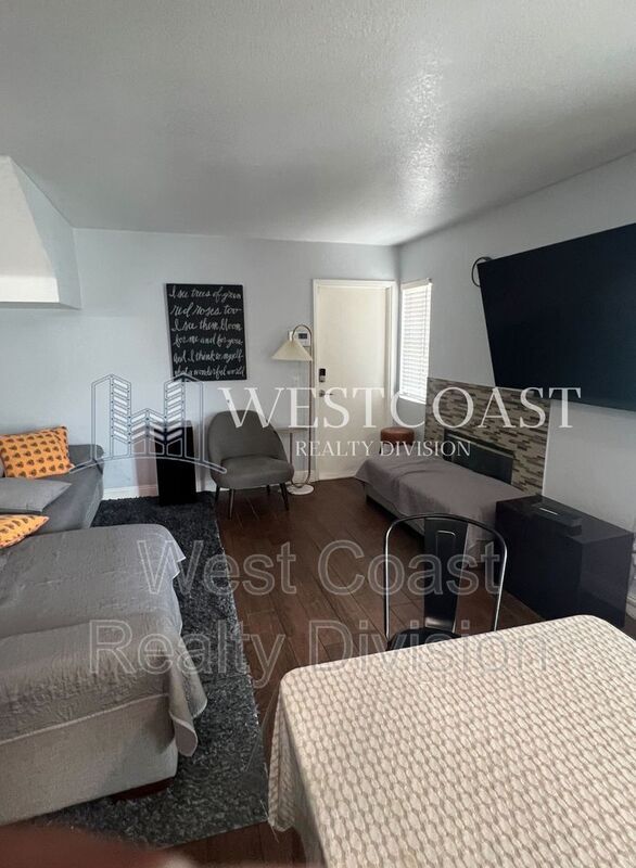 Building Photo - 15425 Brasa Ln
