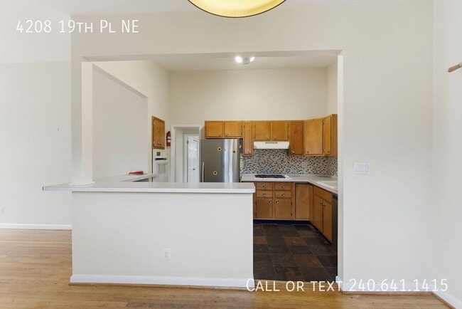 Building Photo - 4208 19th Pl NE