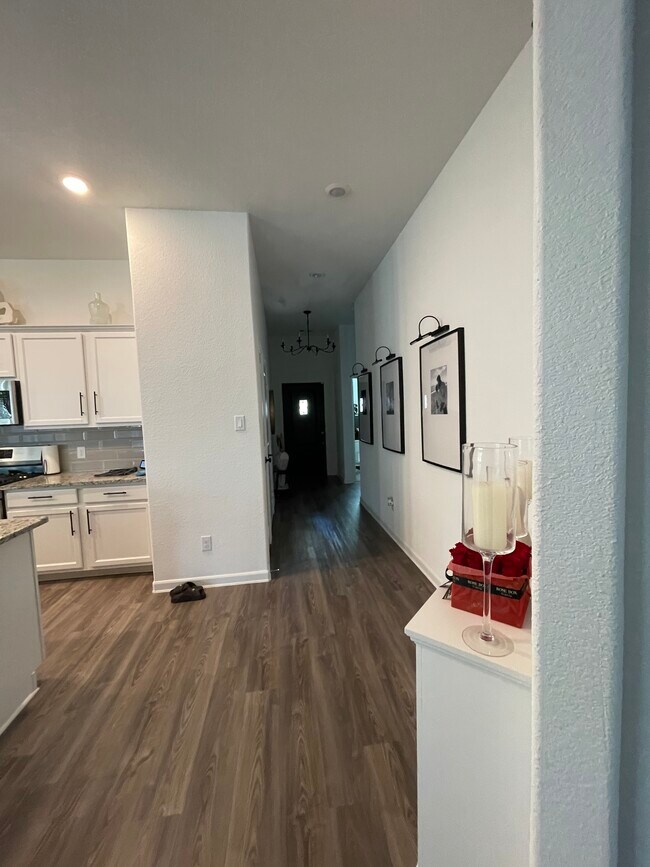 Building Photo - 16152 Dockside St