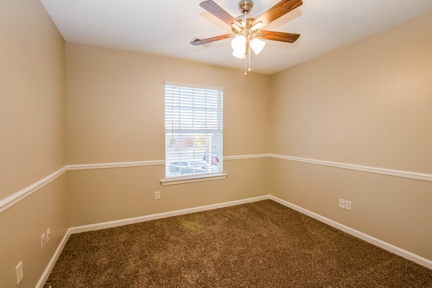 Building Photo - 11625 Leewood Dr