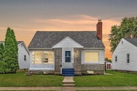 Building Photo - 740 Allen Ave