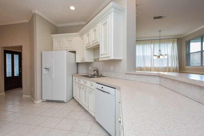 Building Photo - 11102 Waxwing St