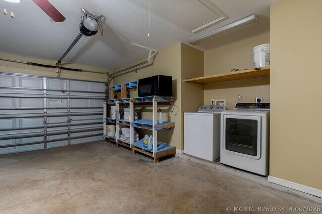 Building Photo - 622 Lytle St