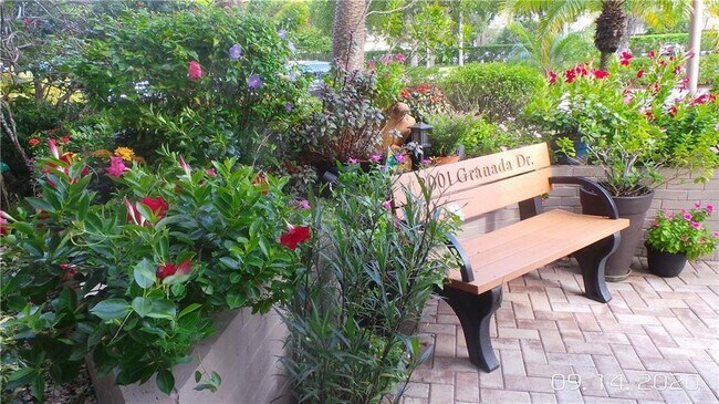 Building Photo - 2001 Granada Dr