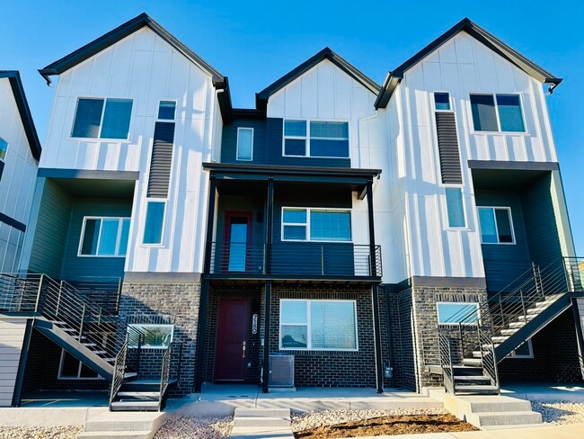 Building Photo - 7180 Clove Hitch Hts