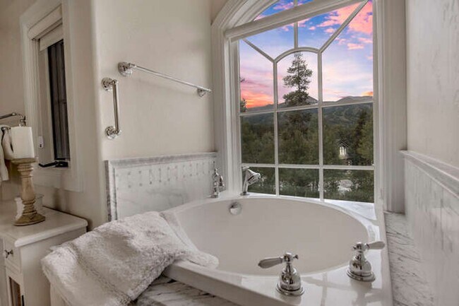 Building Photo - Winter Rental