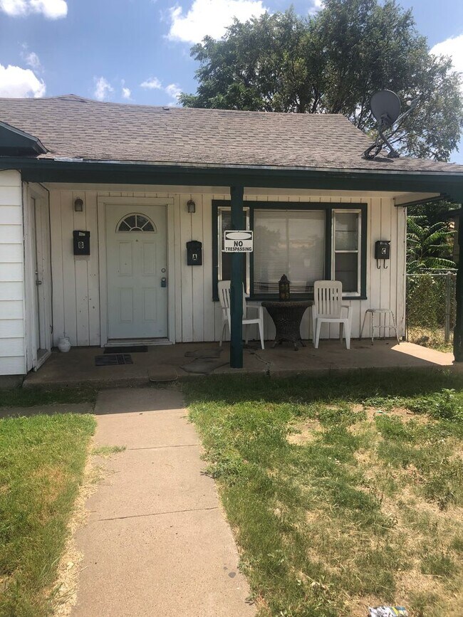 Building Photo - 919 S Bryan St