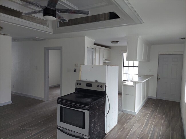 Building Photo - 755 Calle Milpa Verde