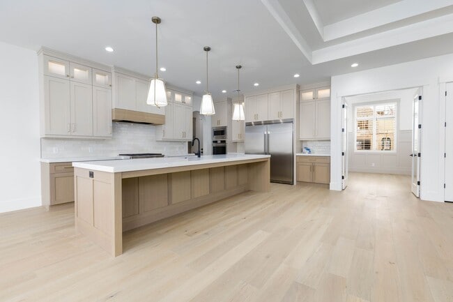Building Photo - Beautiful single story with 4 bedrooms close to Crimson High School