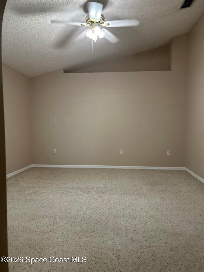 Building Photo - 3865 La Flor Dr