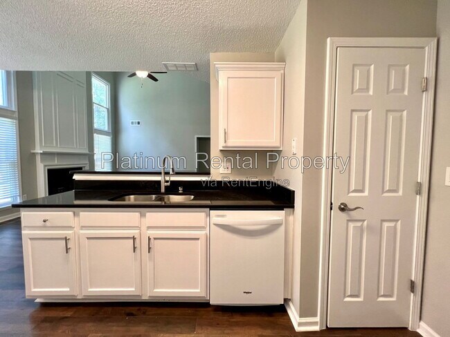 Building Photo - 2813 Priestcliff Dr SE