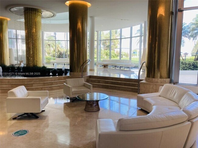Building Photo - 5161 Collins Ave
