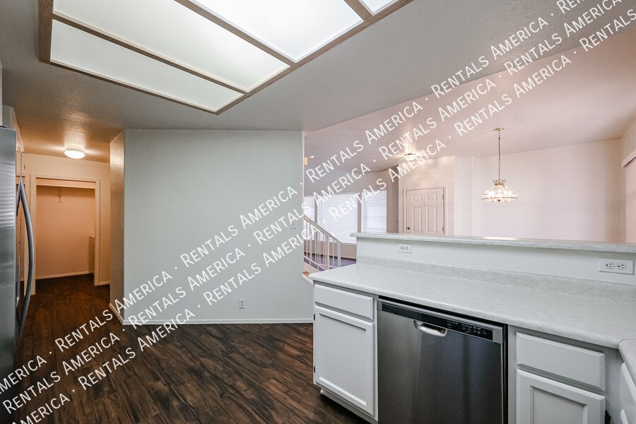Building Photo - 8849 S 51st St