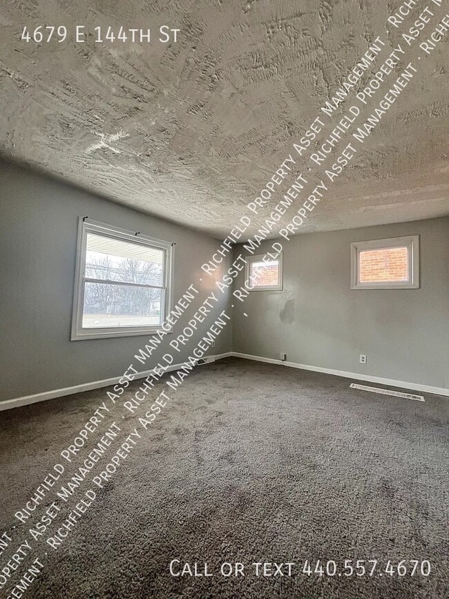 Building Photo - 4679 E 144th St