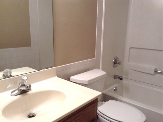 Building Photo - 3915 Little Creek Dr