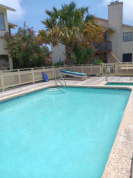 Pool - 15421 Seamount Cay Ct
