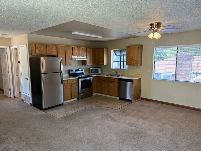 Building Photo - Caliente 4-plex