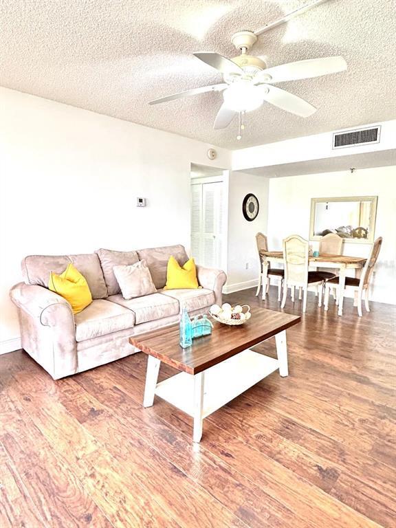 Building Photo - 21405 Olean Blvd