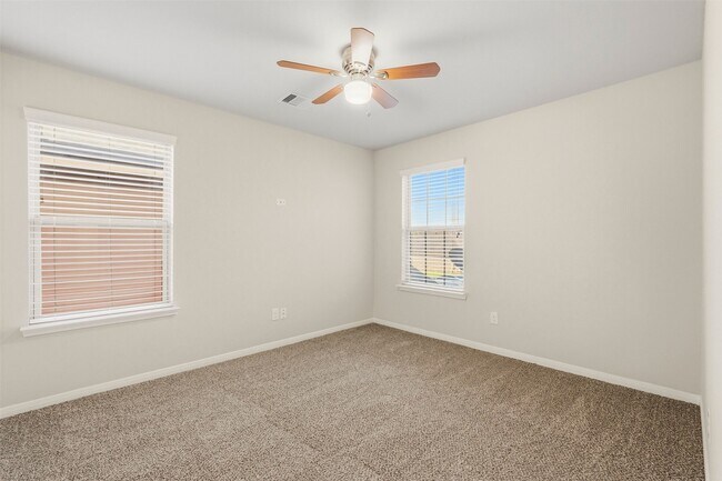 Building Photo - 2202 Tannin Trce