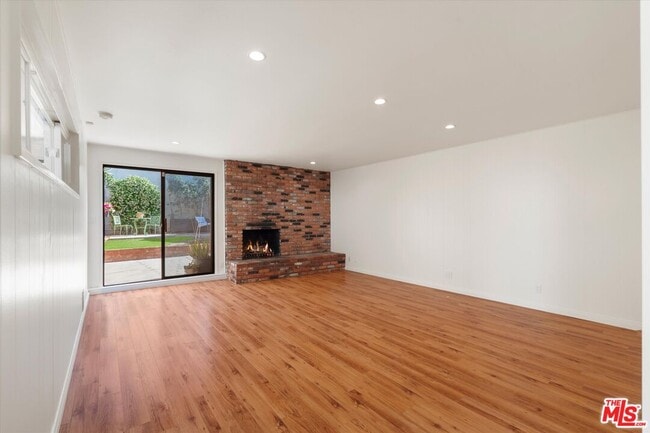 Building Photo - 3154 W 74th St