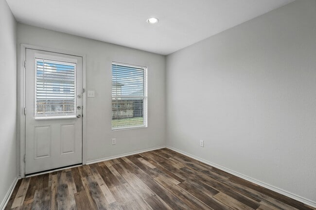 Building Photo - 1201 Lambert Dr