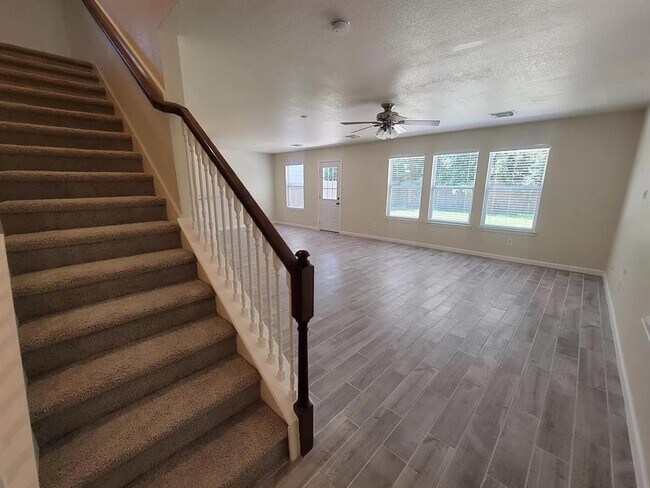 Building Photo - 18222 Valebluff Ln