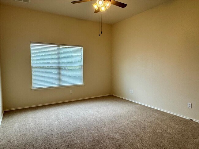 Building Photo - 1692 Amberwood Loop
