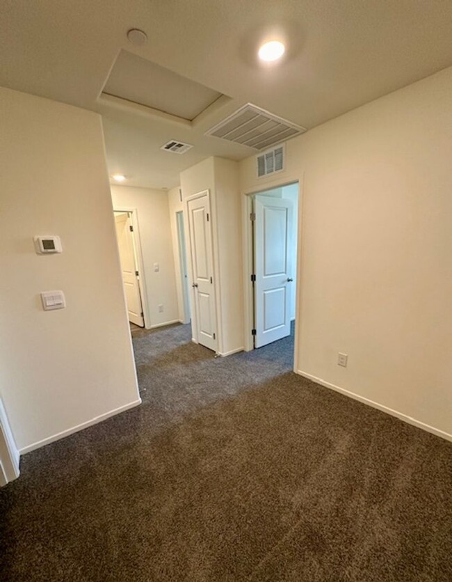 Building Photo - BRAND NEW DR HORTON GATED TOWNHOME COMMUNI...