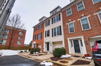 Building Photo - 504 N Thomas St