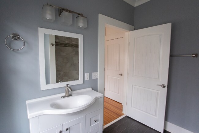 Building Photo - 1412 S St Louis Ave