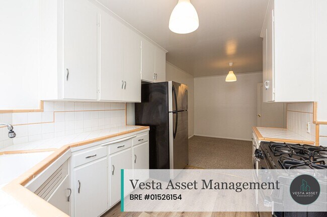 Building Photo - 512-514-514 Taraval St