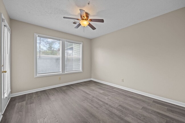 Building Photo - 962-6 Stewarts Creek Dr