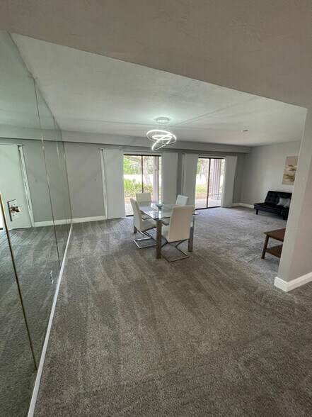 Building Photo - 5023 Sherwood Ln